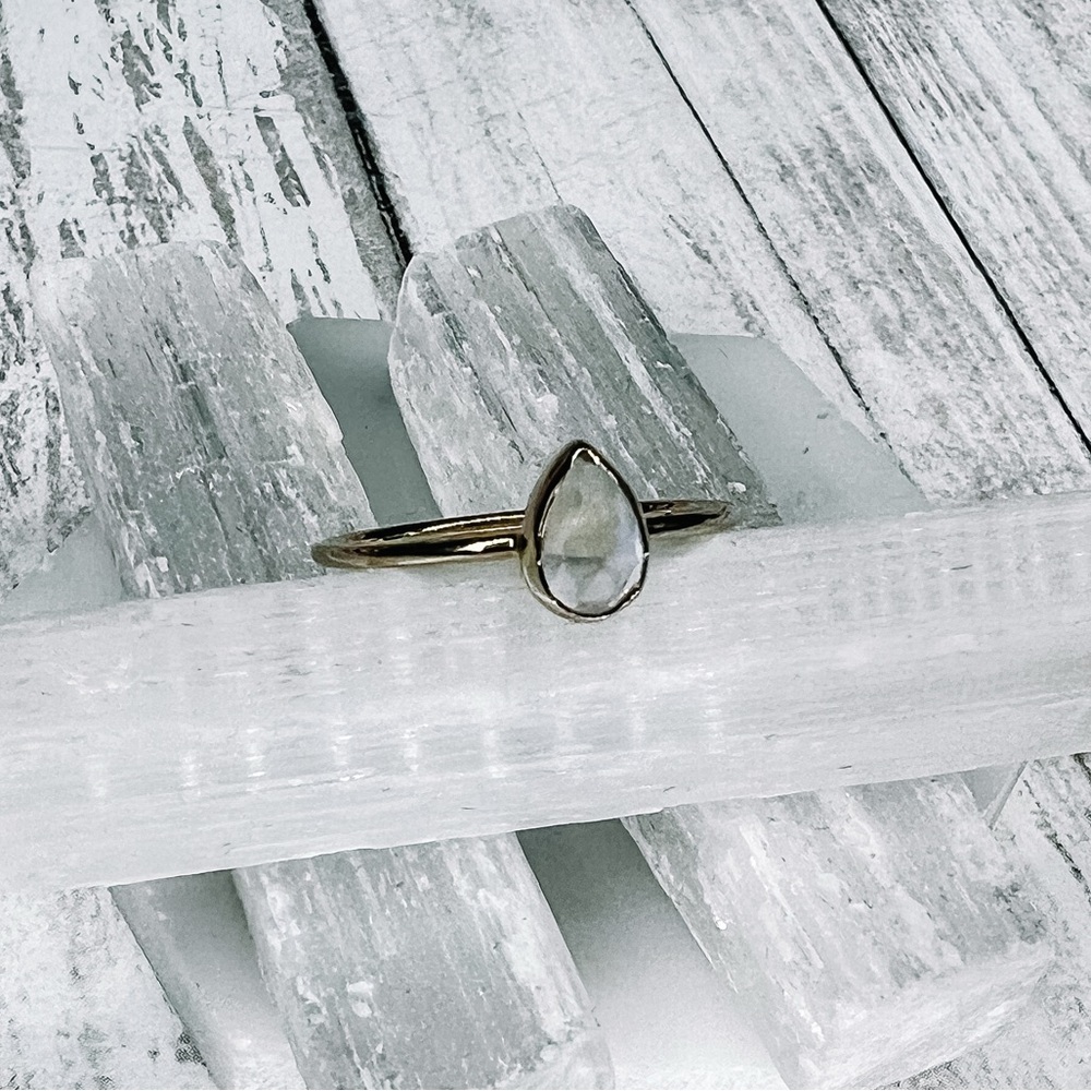 14k Yellow Gold Moonstone Labradorite Ring
